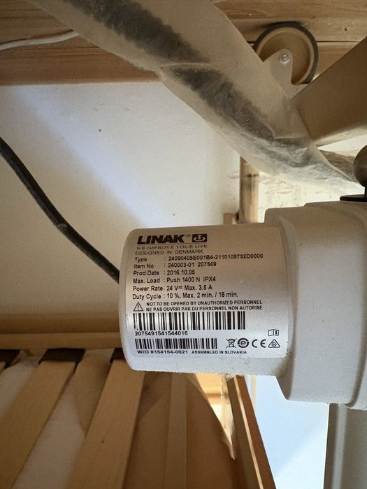 Łóżko rehabilitacyjne z materacem przeciwodleżynowym