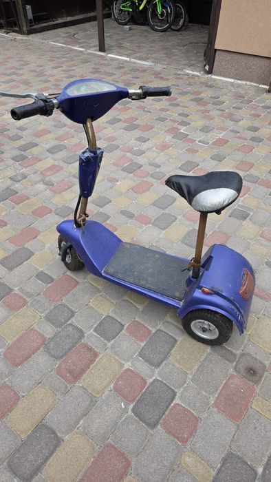 Електроскутер трьохколісний для дітей від 5  до 14 років