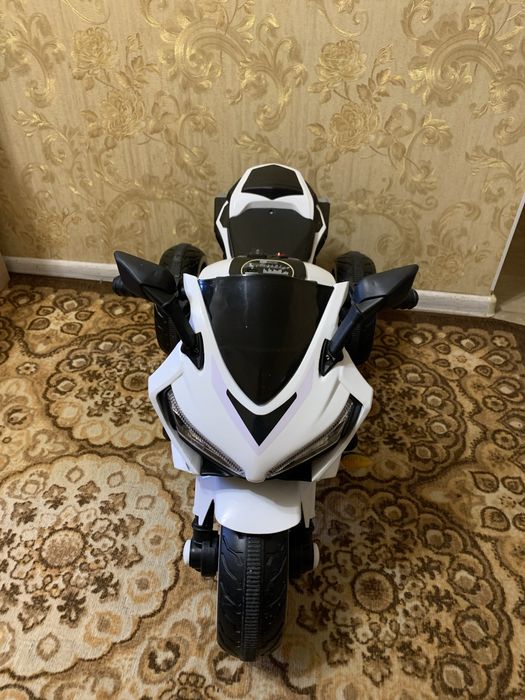 Детский электромобиль