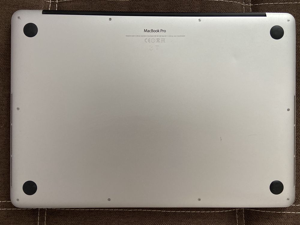 MacBook Pro 15” (Mid 2015) – Intel Core i7 / 16GB RAM / 251GB SSD