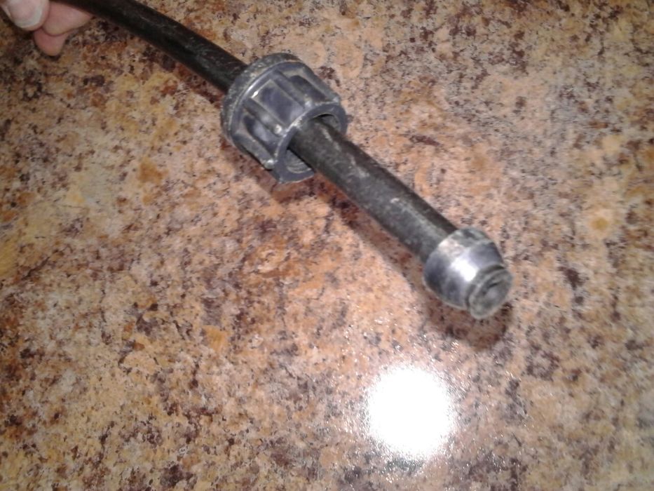 Шланг для зливного бачка