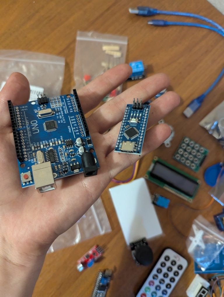 Arduino UNO + Nano + набір датчиків + сервоприводи
