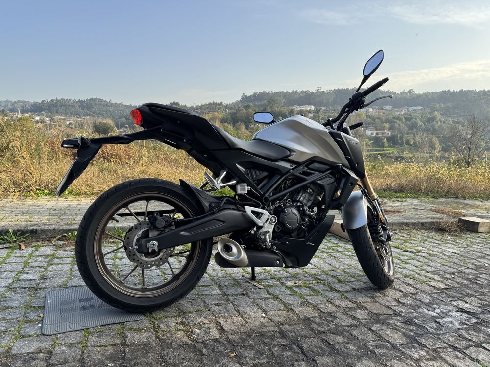 Honda CB125R 2023