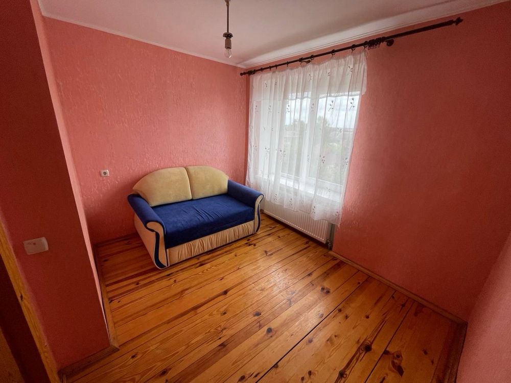 3-х кімнатна квартира в селищі Зарічне, Рівненська обл. 57 м. кв.