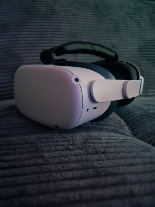 Meta Quest 2 – Gogle VR 256 GB + ulepszony uchwyt na głowę