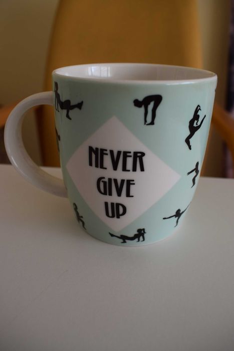 Kubek ceramiczny - fitness , motywacyjny - Nigdy się nie podawaj .