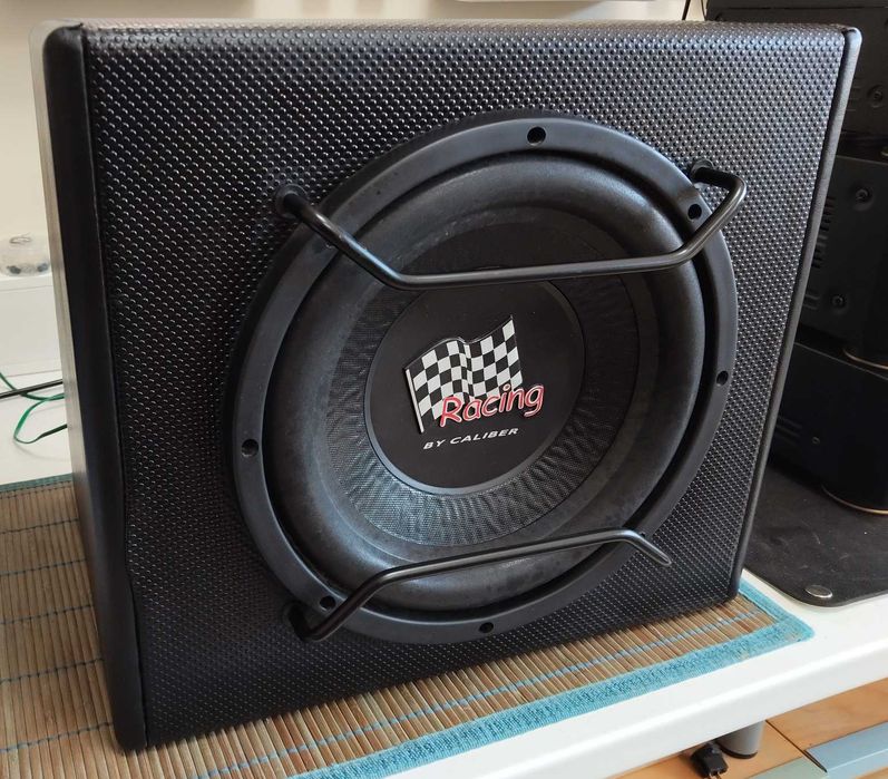 Subwoofer automóvel Caliber Racing muito conservado
