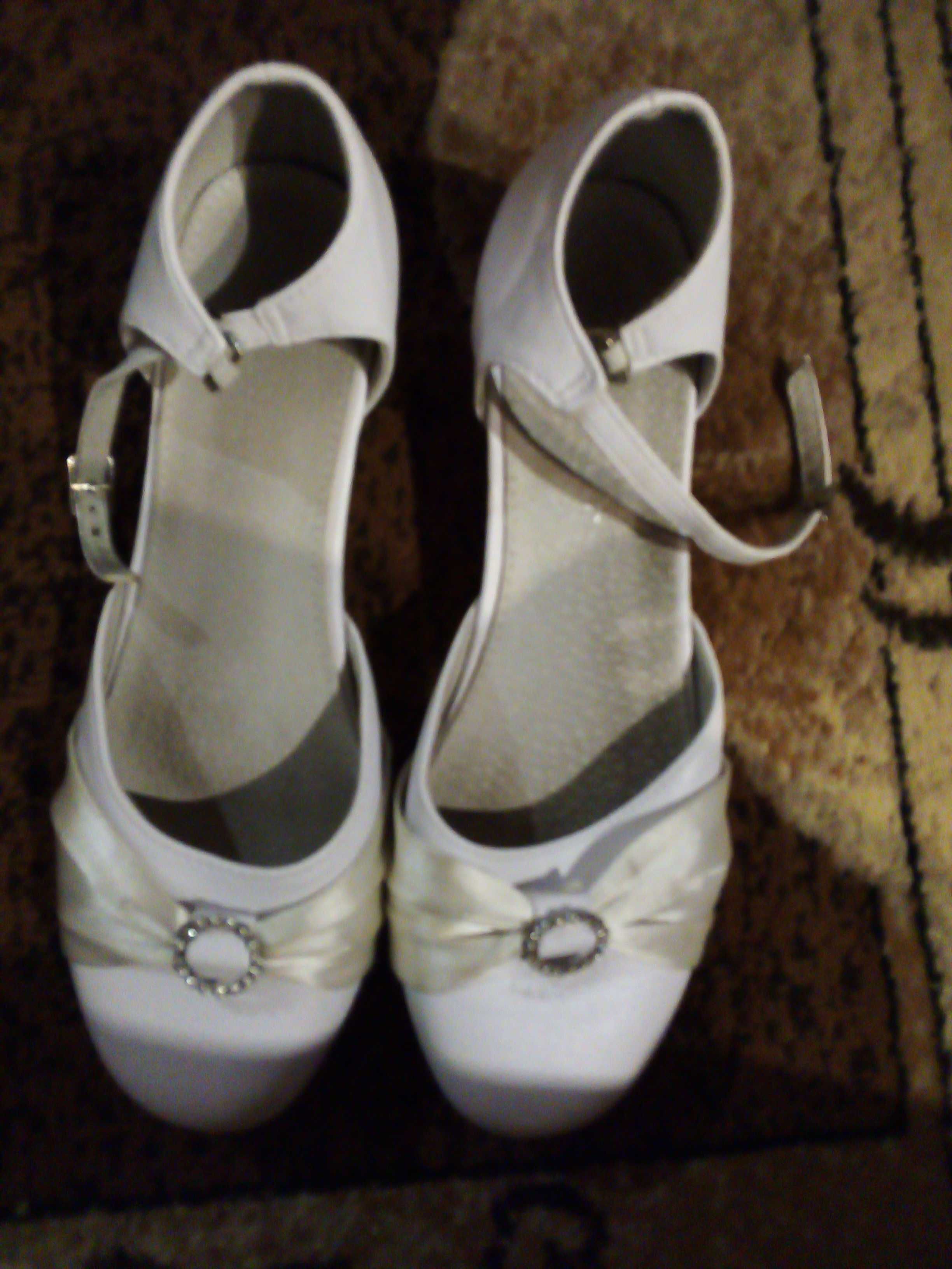 Białe buty  nr36