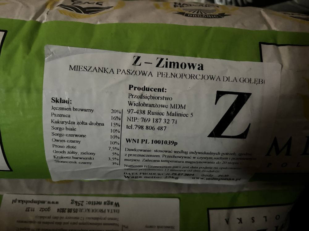 Karma zimowa dla gołebi Z