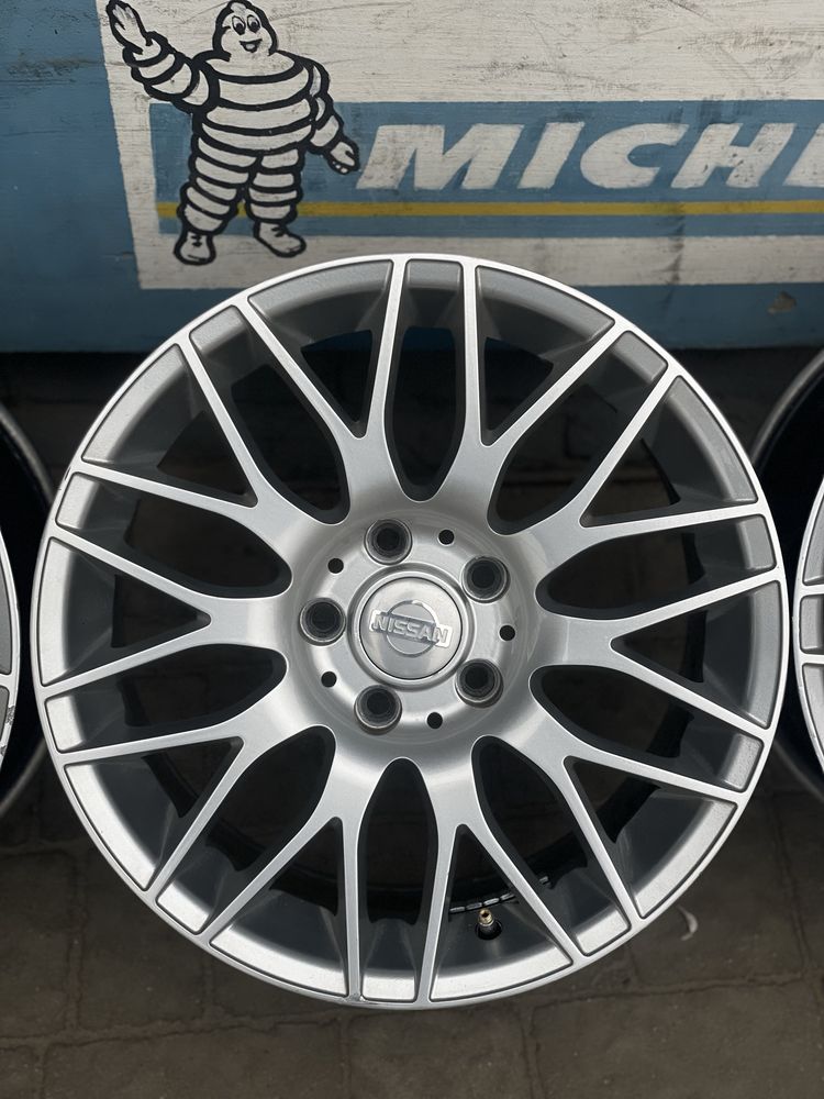 Продам комплект дисків Nissan 5/114.3 R17