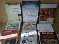 Lote de livros sobre temas diversos
