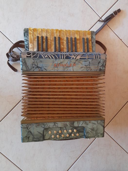 Akordeon zabytkowy