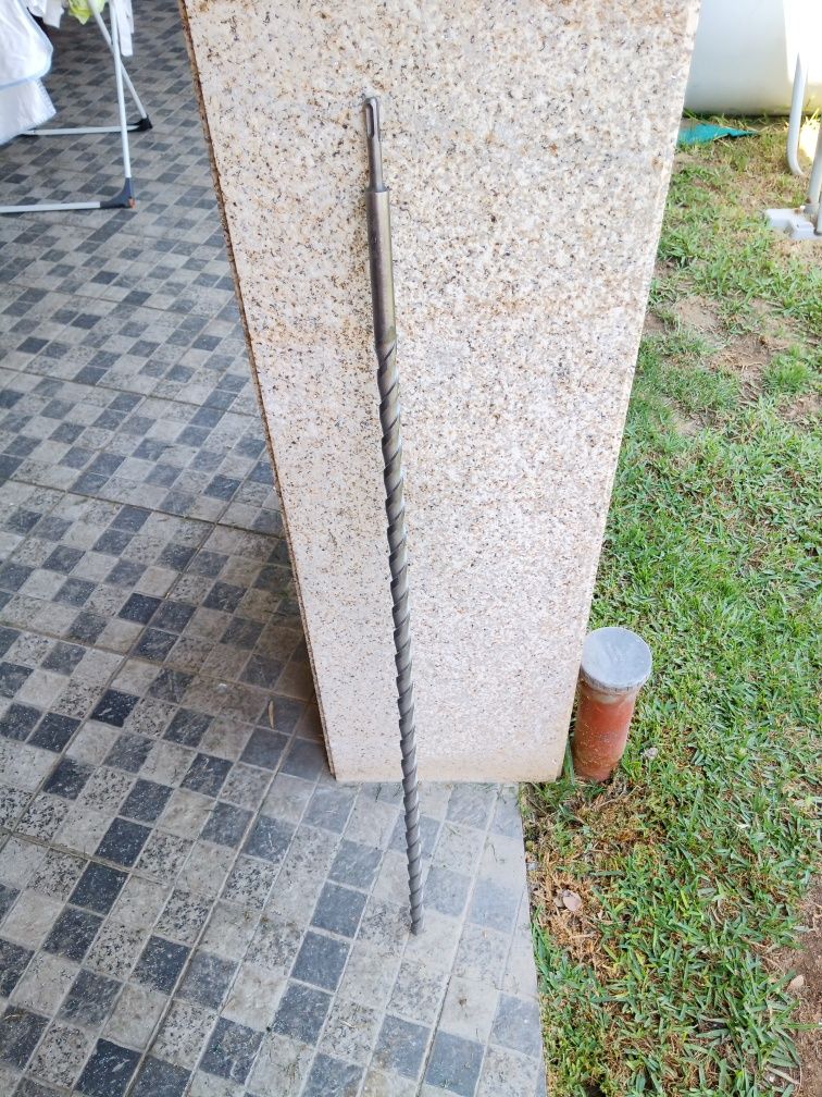 Broca de pedra 1 metro