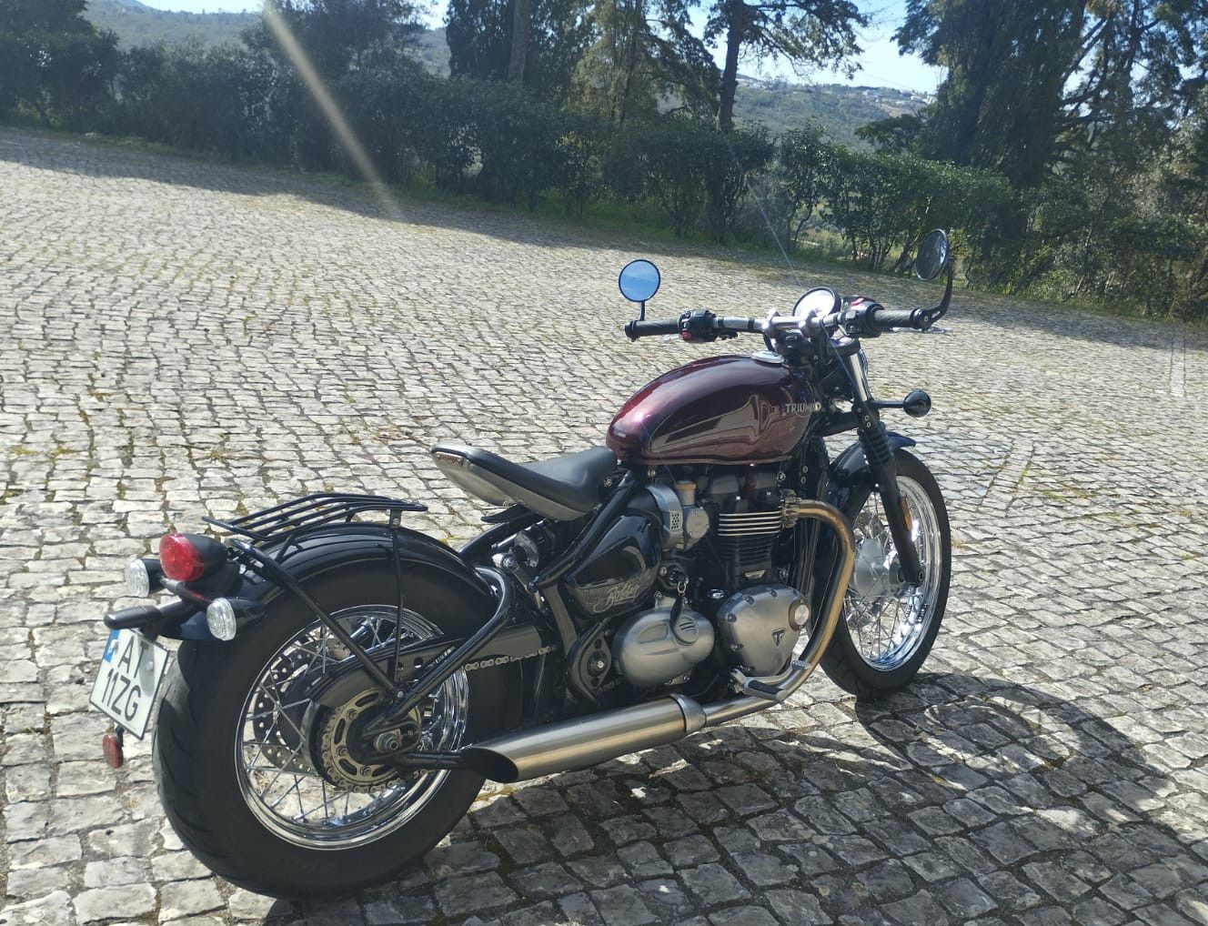 Triumph bonneville bobber