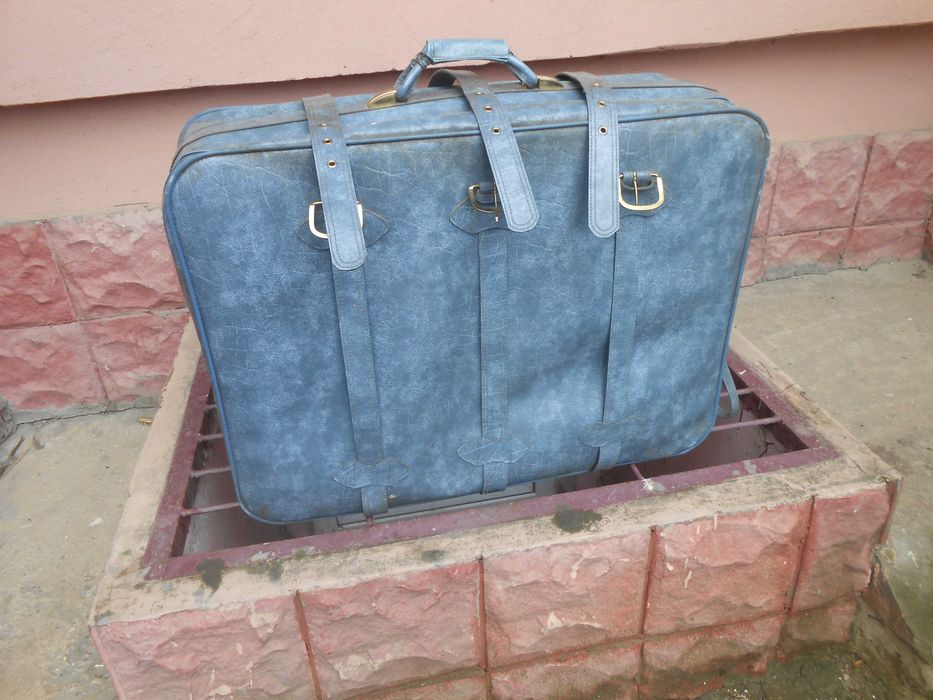 Валіза Темно-Сині з Пасками на Коліщатках