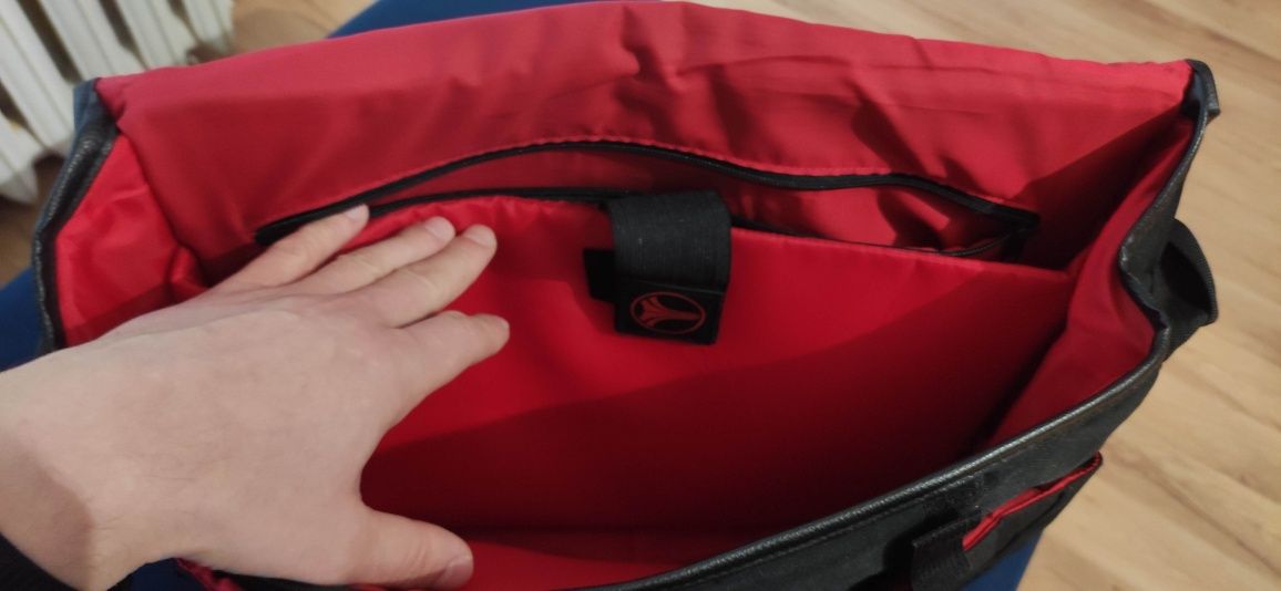 Duża, pojemna torba naramienna na laptopa - Diverse