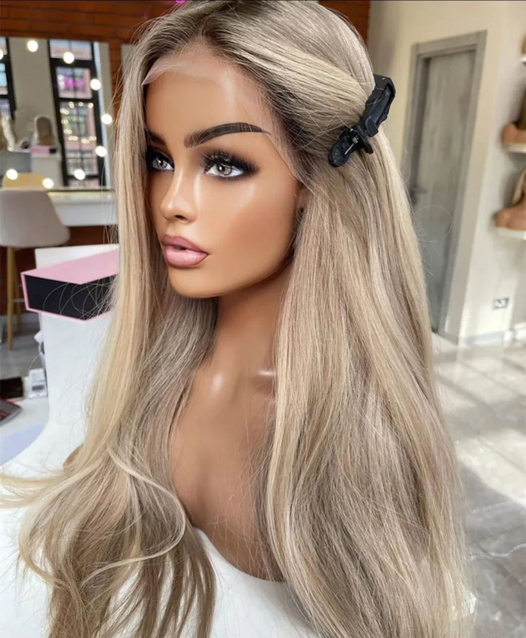 Peruka naturalna 60cm chłodny blond