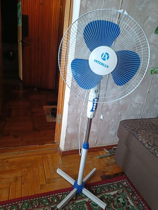 Продам вентилятор напольный