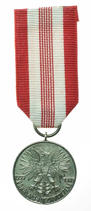 Medal Armii Krajowej Pokonani Niezwyciężeni