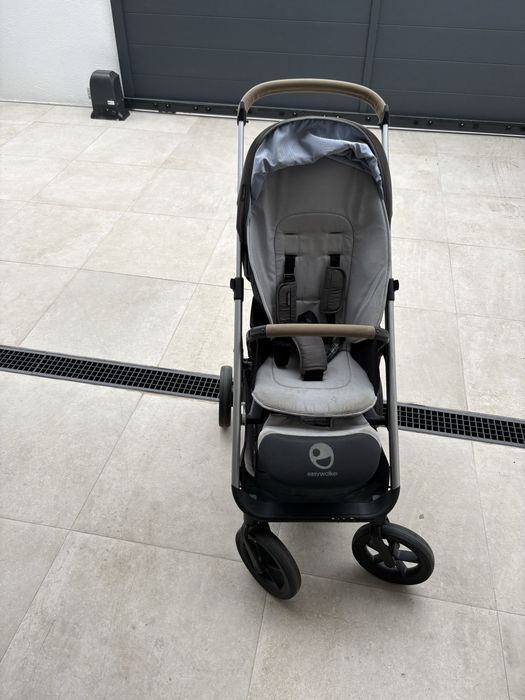 Carrinho bebé + capa chuva