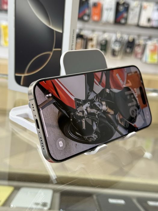 iPhone 16 Pro 256GB Natural Titanium