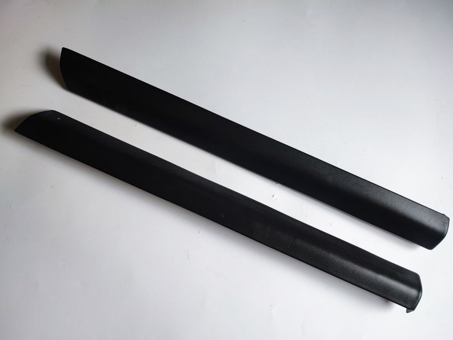 Listwa dolna błotnika Audi A3 8l wersja 3 drzwi spinki listwa boczna