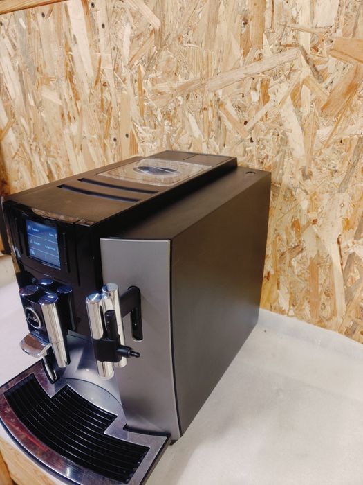 Ekspres Ciśnieniowy Jura E8