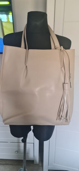 Dwie duże torebki logo