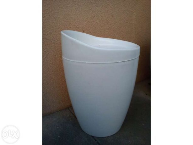 Bancos elegantes de Interior e exterior vintage desing space age