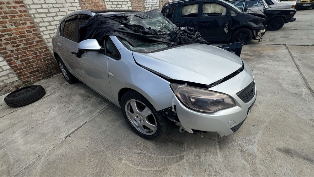 Авто після дтп Opel Astra 2012 1,7d
