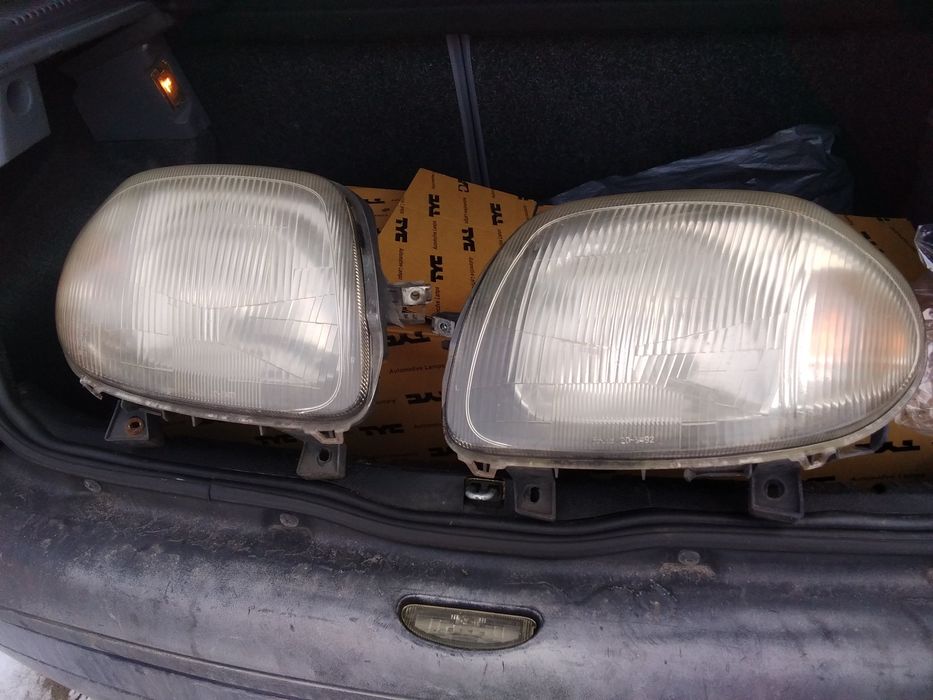 Komplet lamp clio II przód CENA ZA CAŁOŚĆ