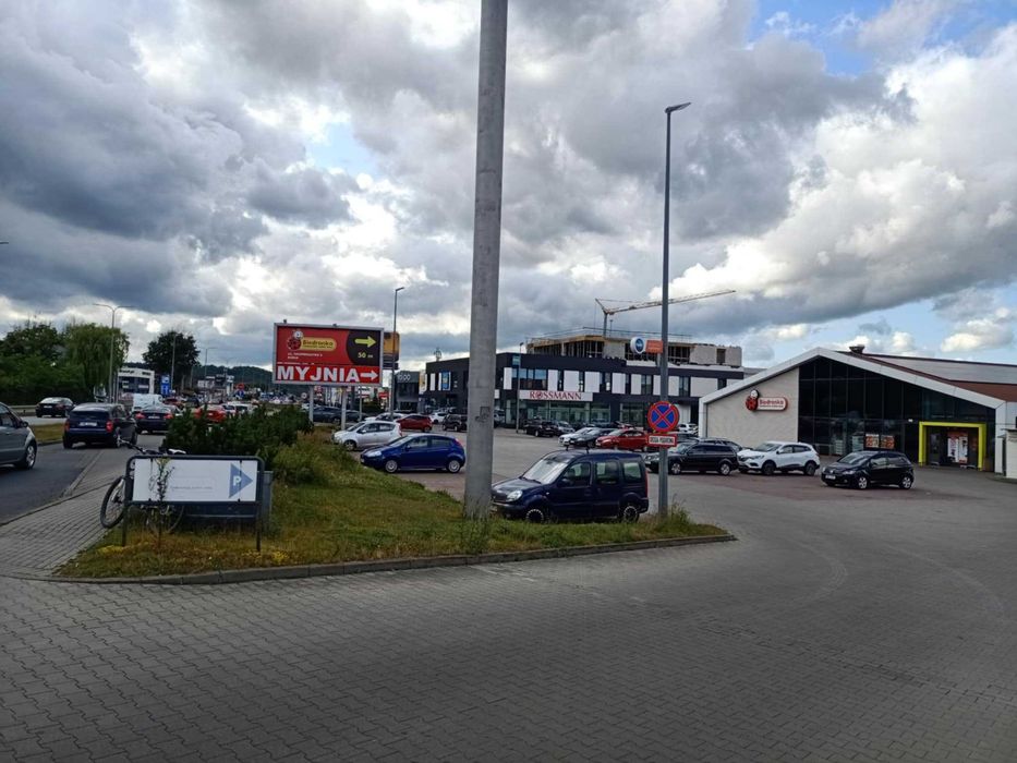 Plac w parku handlowym – Rumia, ul. Grunwaldzka 8