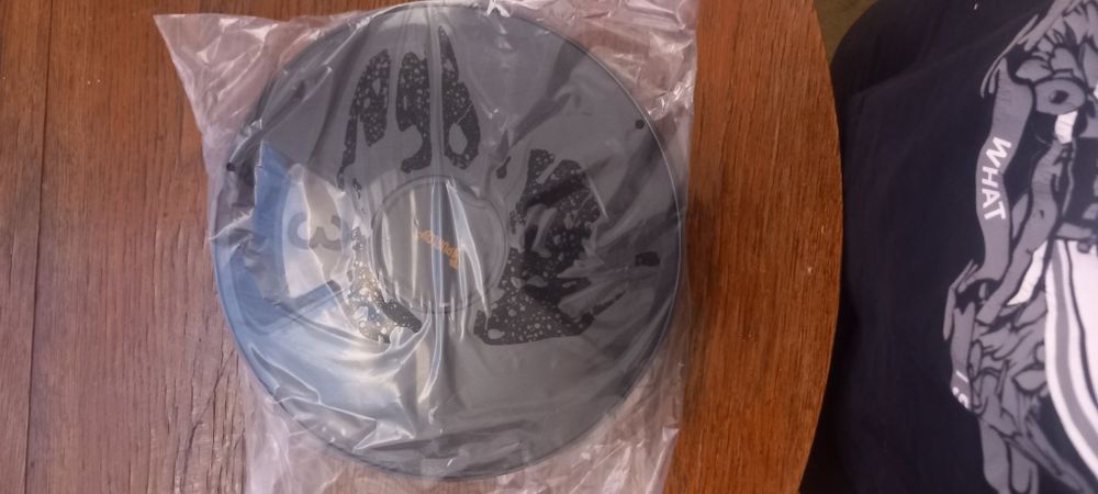 Авто-кармуша для котов собак и так далее.