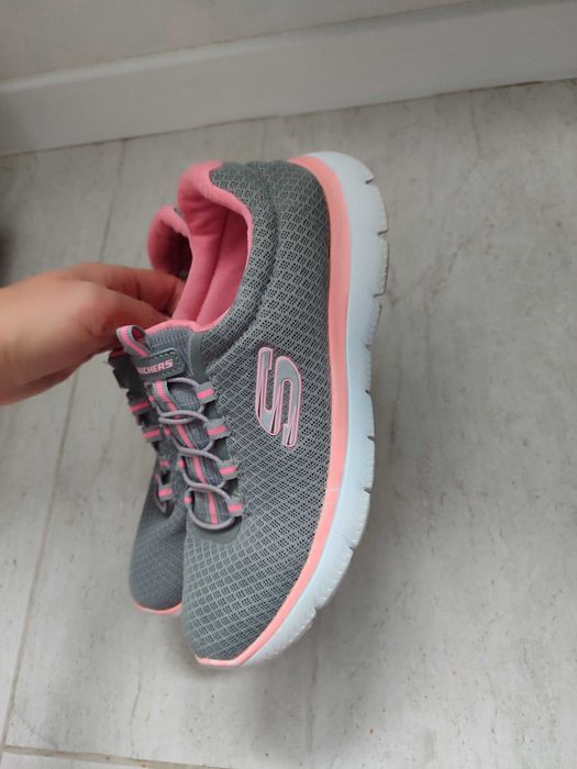 Кросівки 35-36 р Sketches 23 см