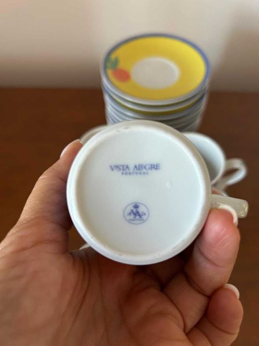 Serviço de café Vista Alegre e 2 Canecas, como novo (usado uma vez)