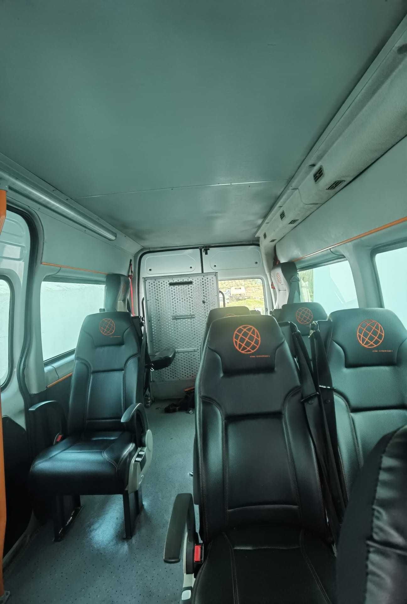 Ford Transit 9 lugares rampa deficientes
