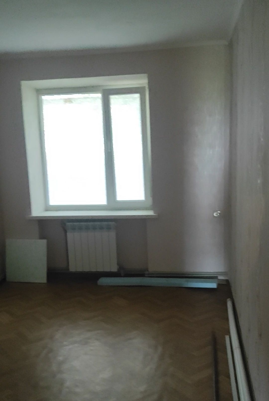 Продам 2 кімнатну з АГО,5/9