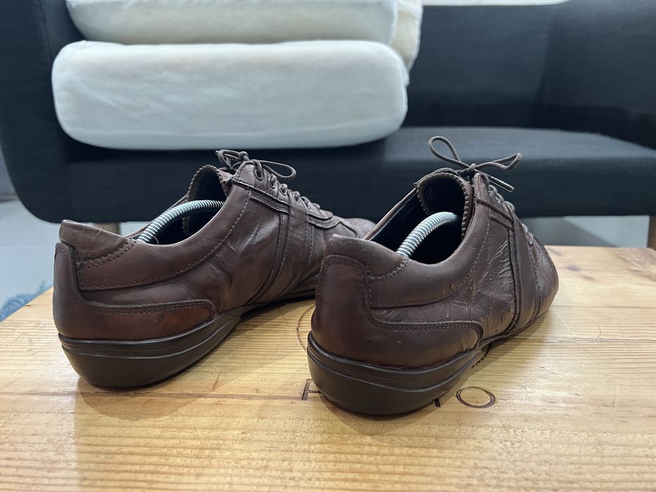 Sapatos em Pele Genuina