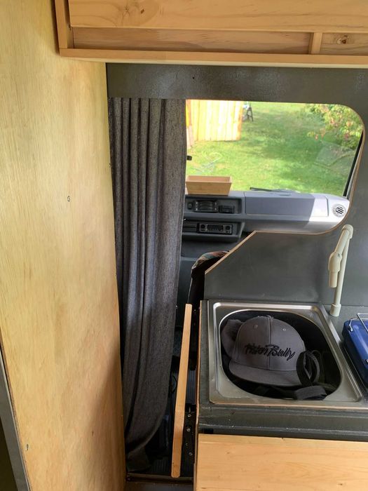 Mercedes 210 kaczka kamper t1 2.9D bremer 1994