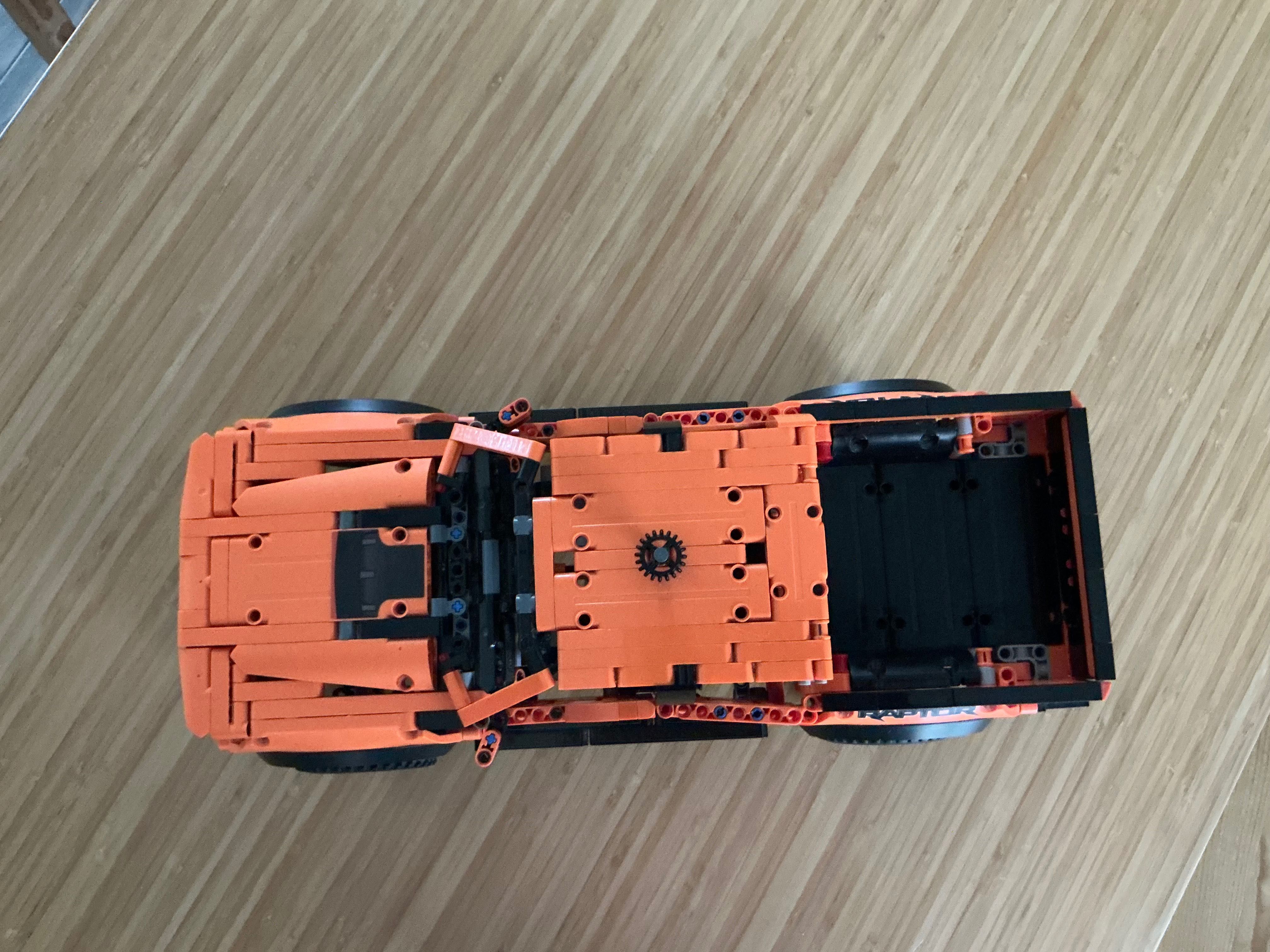 LEGO Technic: Ford Raptor de 1,379 peças!