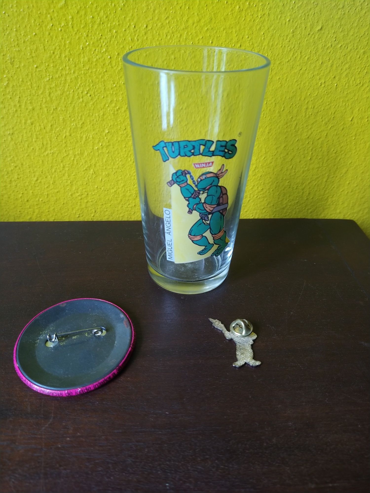 TMNT - Conjunto copo pirografado e 2 Pin's
