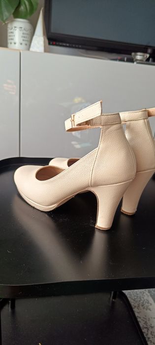 Buty damskie beżowe