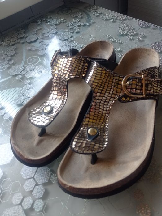 Шльопанці під Birkenstock