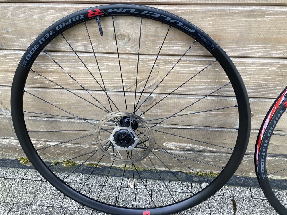 Koła Fulcrum Rapid Red 900 700C, Hutchinson Touareg 40C, tarcze 160mm