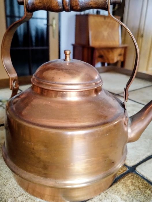 Stary miedziany czajnik PRL