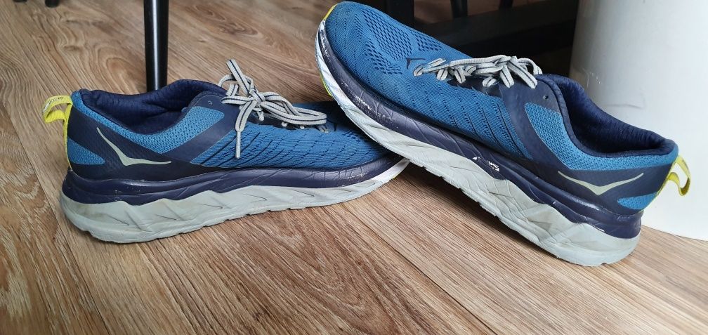 HOKA ARAHI 3 buty męskie sportowe rozmiar 43 wkładka 26,5cm