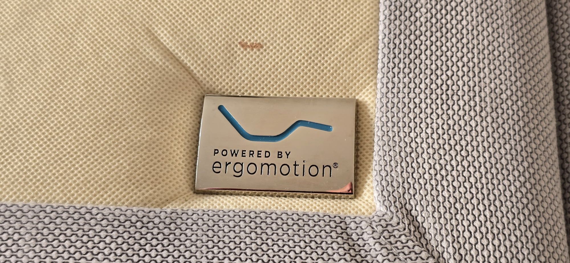 Cama articulada ERGOMOTION e colchão Sleep8