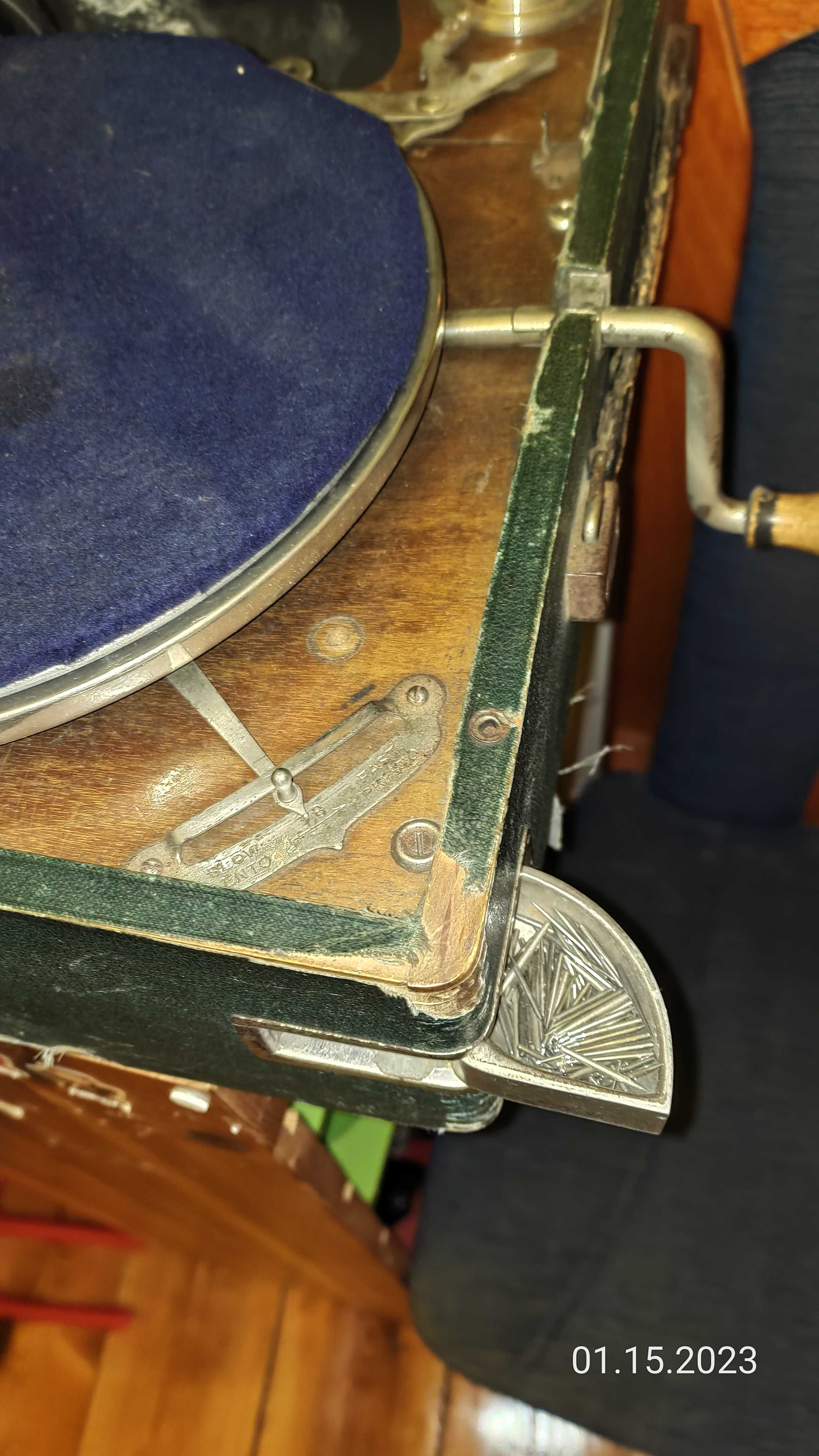 Gramofon Thorens z igłami przedwojenny antyk