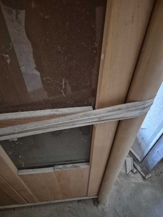 Szafa / witryna - lity buk, nieuzywana, ze Swarzedzkich Fabryk Mebli