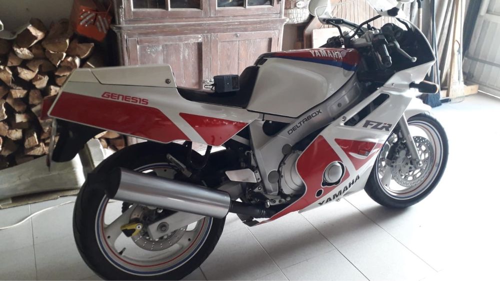 Yamaha FZR 600